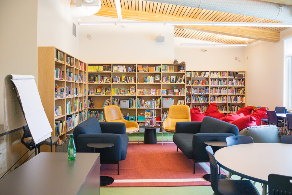 Iskut School-library